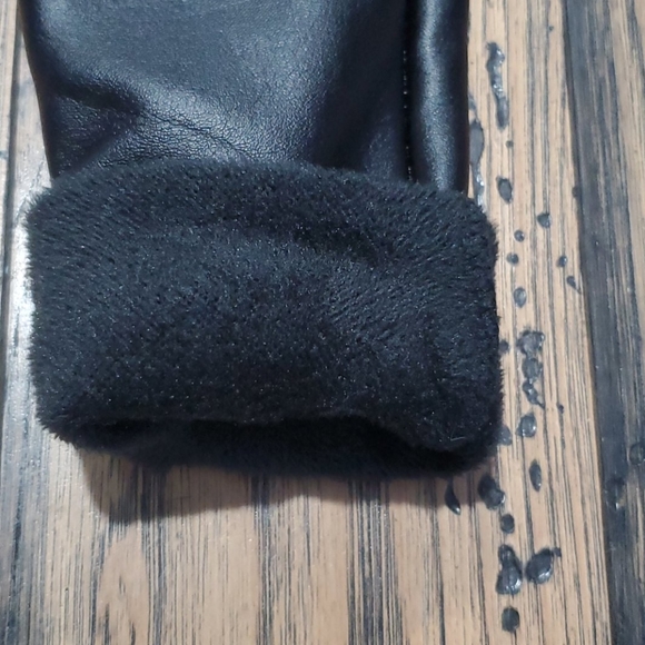 Faux black leather leggings - Picture 3 of 3